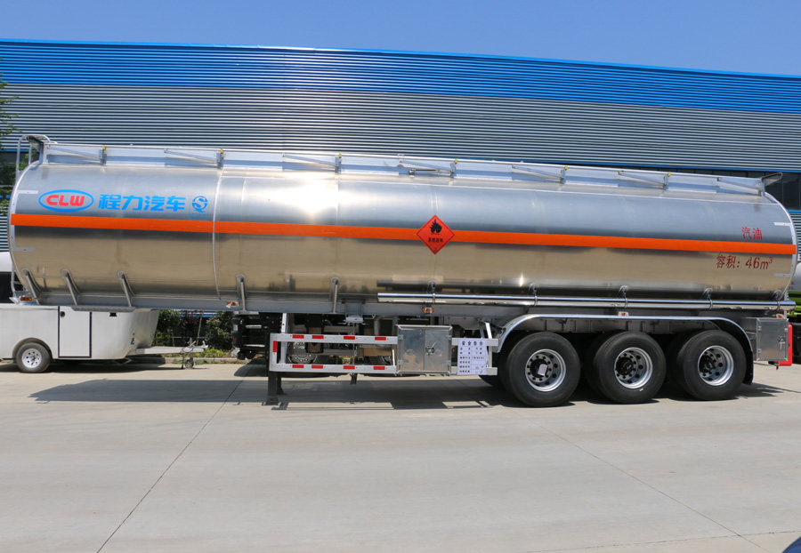 46立方铝合金运油半挂车1.jpg