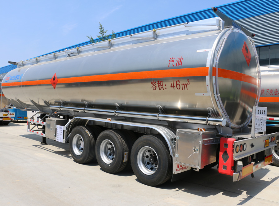 46立方铝合金运油半挂车3.jpg