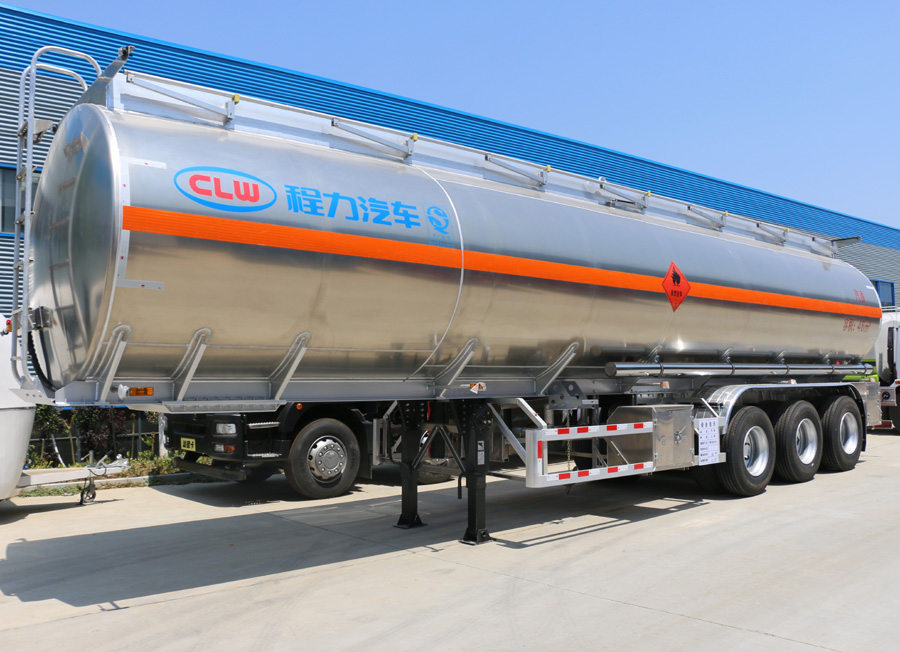 46立方铝合金运油半挂车