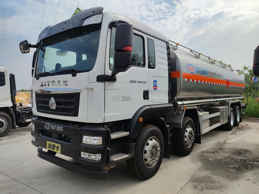 汕德卡20吨铝合金运油车